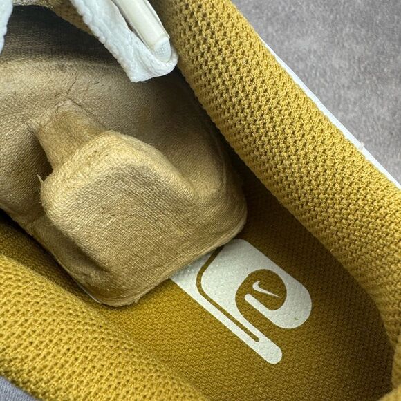 Nike Women’s Air Force 1 White and Gold Sneakers NEW 7 SAMPLE/PROTOTYPE - Picture 8 of 11